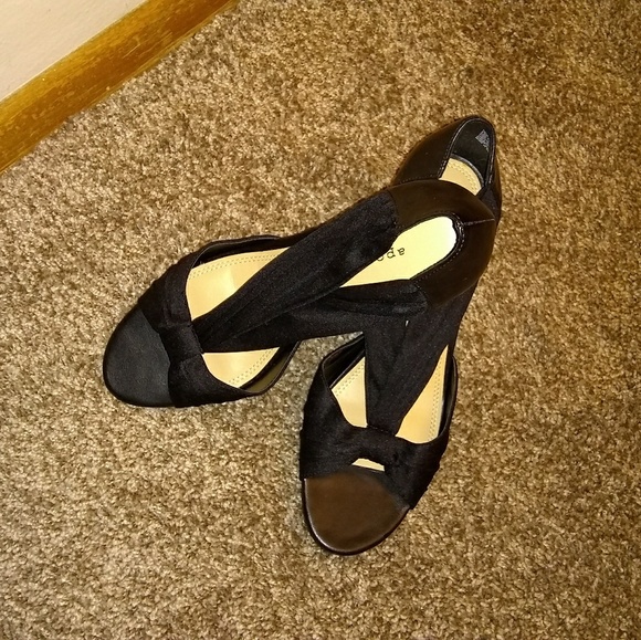 Apostrophe High Heel Shoes(Final Sell Price) - Picture 3 of 6